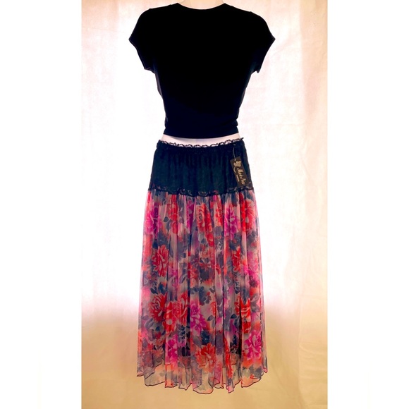 Floral Two Piece Skirt Set - Picture 6 of 6